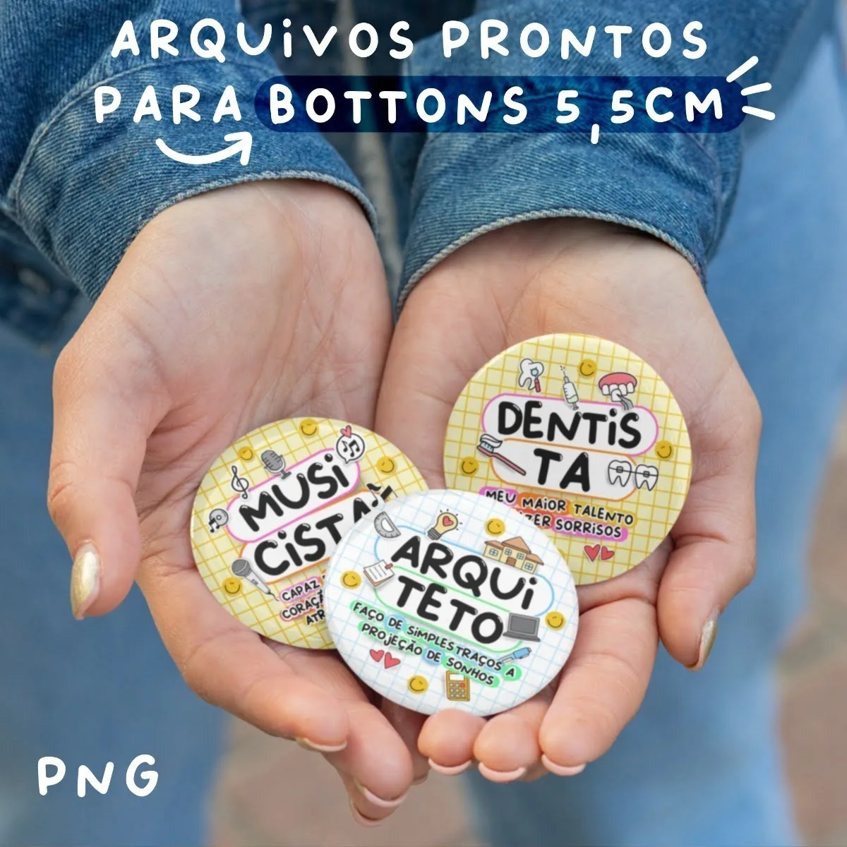 Duas mãos segurando três bottons coloridos com temas de profissões diferentes.