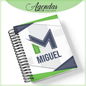 Capa de agenda espiral com letra M azul e detalhes verdes geométricos modernos.