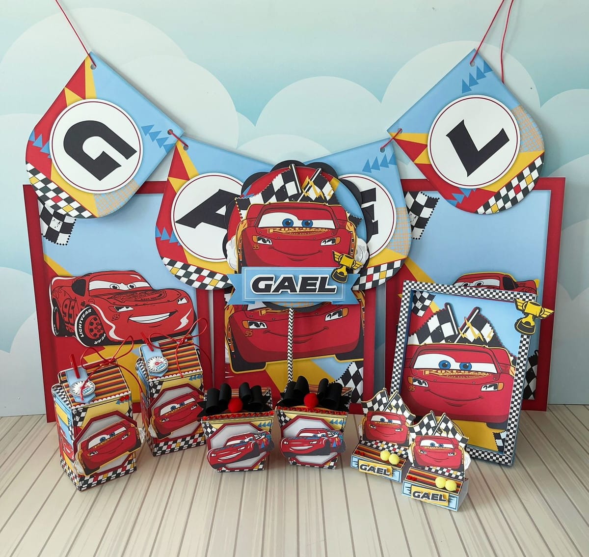 Arquivo de Corte Festa Carros Disney com McQueen e Mate 1 Arquivo de Corte Festa Carros Disney com McQueen e Mate