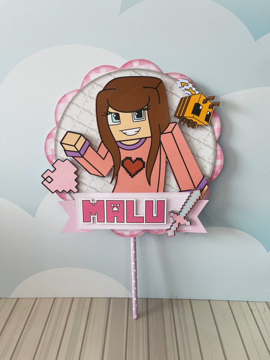 Arquivo de Corte Minecraft Menina Festa em Studio e PDF 4 Arte digital de personagem feminina pixelada, abelha, espada e nome MALU.