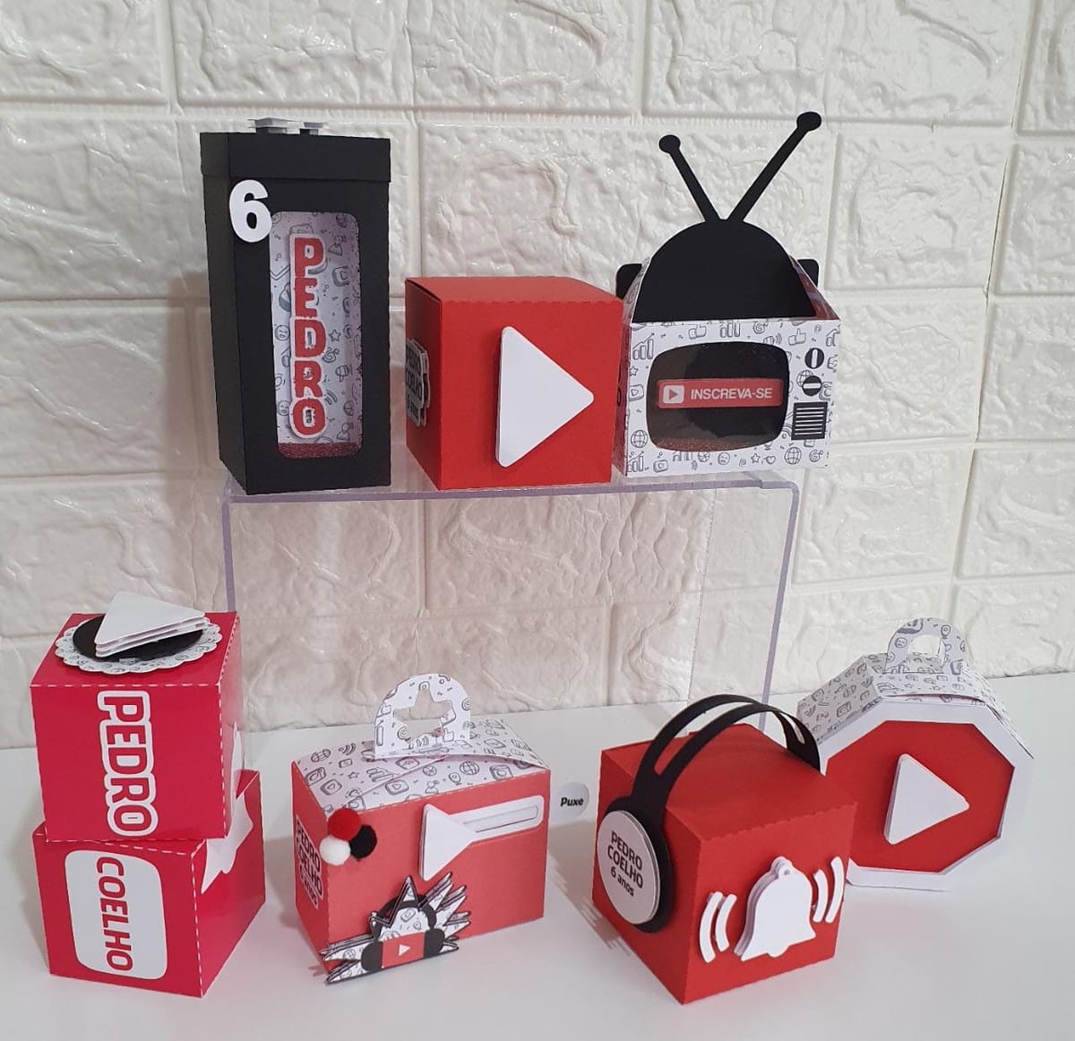 Arquivo de Corte Festa Youtube em Studio com 5 Embalagens 1 Arquivo de Corte Festa Youtube em Studio com 5 Embalagens