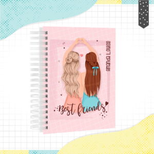 Capa de caderno com ilustração de duas amigas fazendo um coração com as mãos.