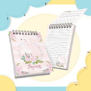 Dois cadernos de espiral com estampa de passarinho, flores rosas e fundo listrado suave.