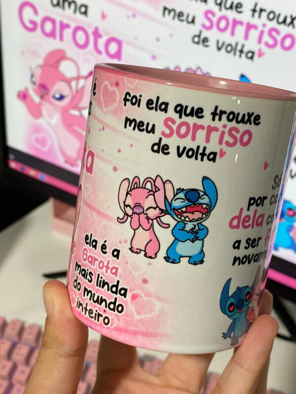 Arte Caneca Ela Não É Apenas Uma Garota - Angel Stitch