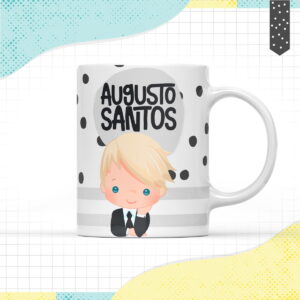 Arte digital para caneca com menino loiro de terno e bolinhas pretas.