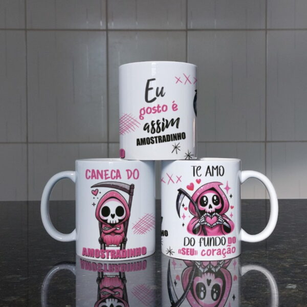 Arte Digital Caneca Amostradinho Frases