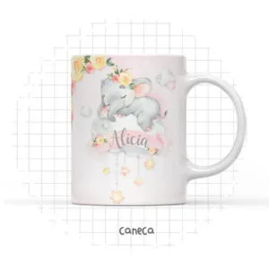 Caneca branca estampada com um elefantinho fofo dormindo sobre uma nuvem com flores
