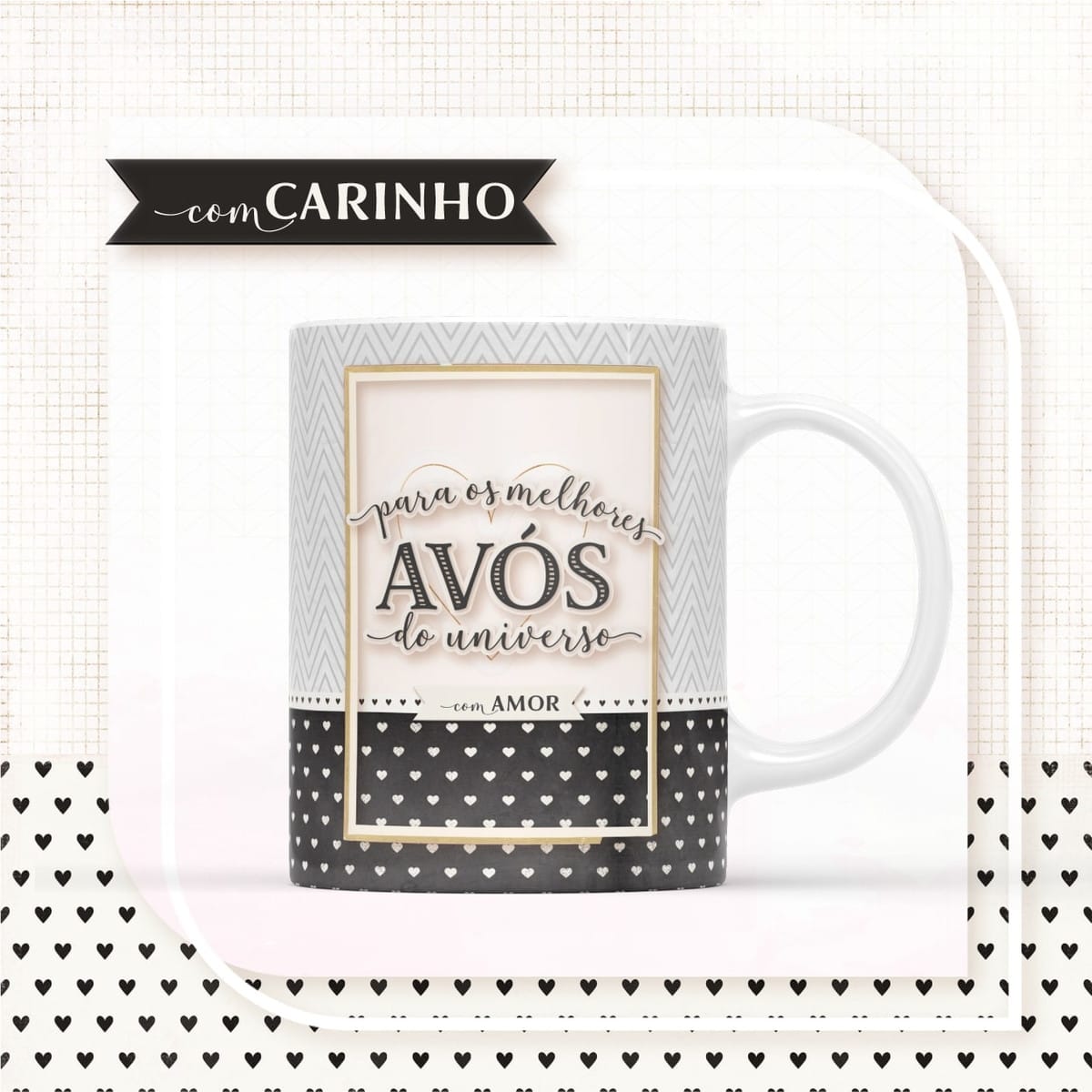 Arte para Caneca Dia dos Avós com Vovó e Vovô em PNG 3 Caneca branca estampada com corações pretos e cinzas e frase escrita.