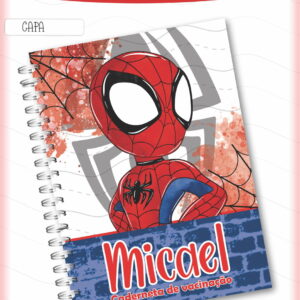 Arte digital de capa de caderneta de vacinação com personagem de super-herói em destaque.