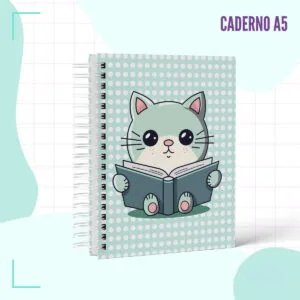 Caderno espiral A5 com capa ilustrada de um gatinho fofo lendo um livro.