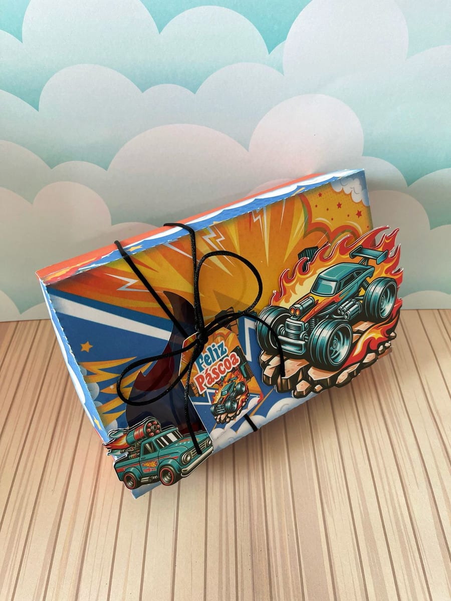 Caixa Mini Confeiteiro Hot Wheels Kit Digital para Páscoa 4 Caixa decorada com arte digital de carros de corrida e tag "Feliz Páscoa".