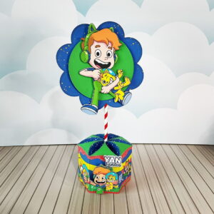 Arte de personagem infantil com fone de ouvido e criatura amarela em centro de mesa.