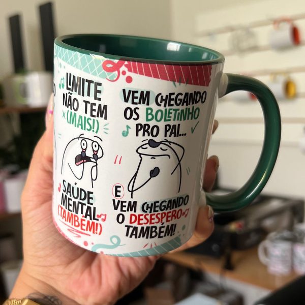 Estampa Caneca Fui Passando no Crédito Esqueci Fatura Verde