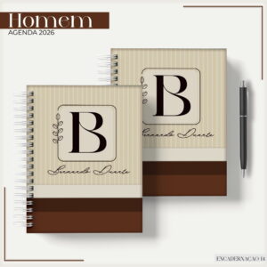 Duas agendas em espiral com capa listrada bege e marrom, letra B e caneta preta.