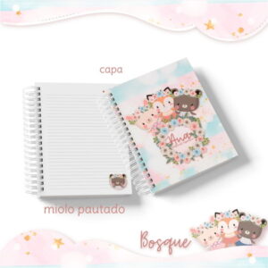 Um caderno espiral aberto e um fechado com design de animais fofos e fundo pastel.