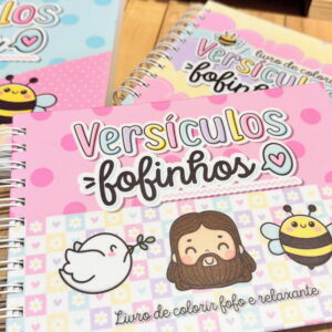 Capa de livro de colorir rosa com versículos, Jesus, pomba e abelha.