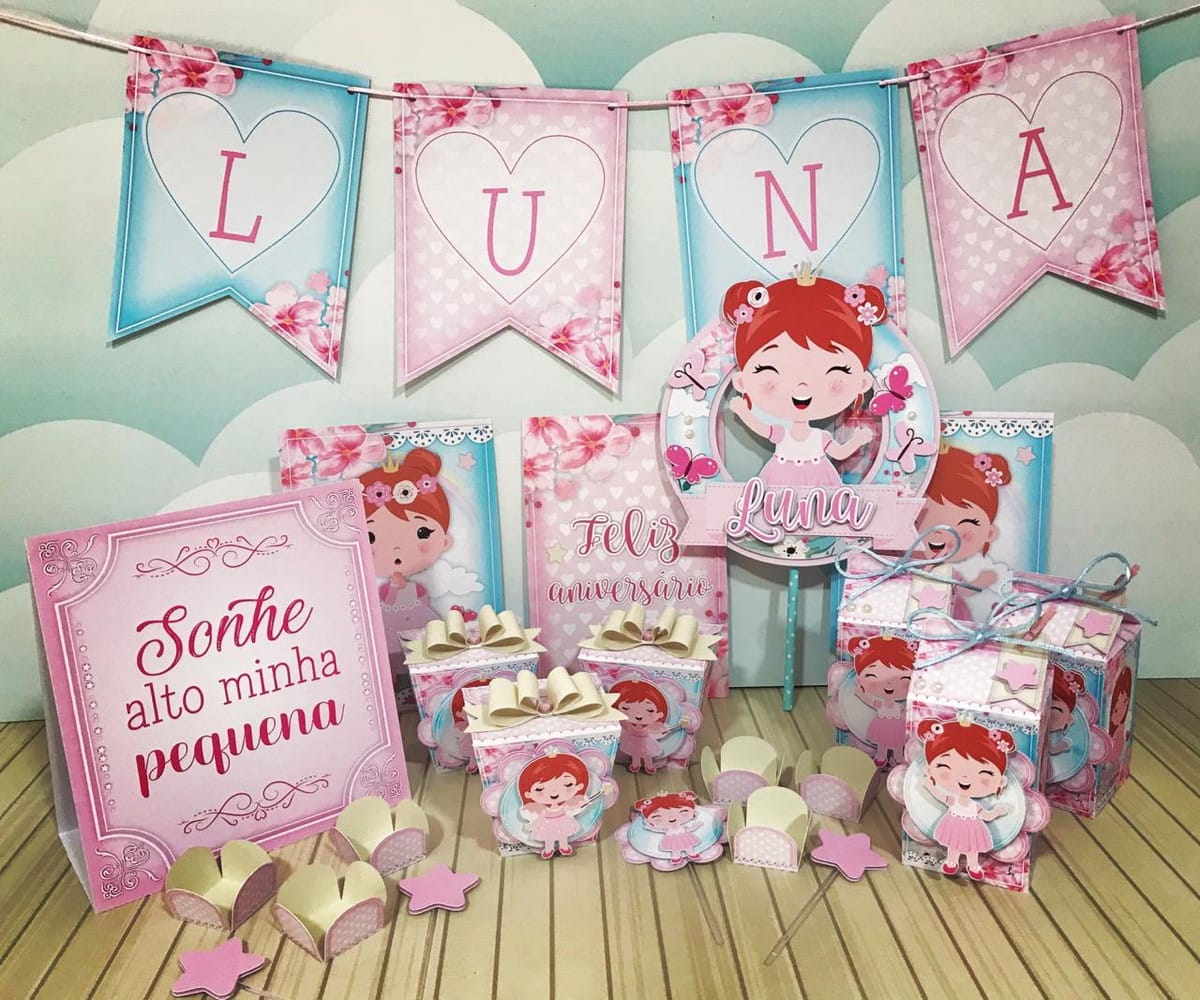 Kit É Só um Bolinho Menina Arquivo Digital com Studio e PDF 1 Kit de festa com bandeirolas, caixas e topper com o nome 'Luna' e ilustração de menina.