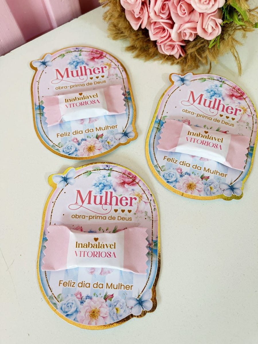 Kit Digital Dia da Mulher 2026 para Lembrancinhas 4 Design de tags digitais ovais com flores, texto Mulher e embalagem decorativa.