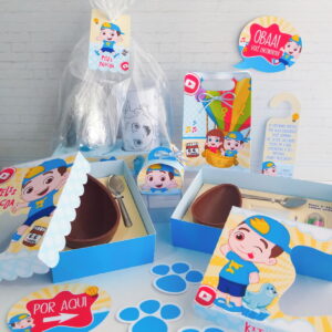 Caixas de chocolate decoradas com personagens infantis e embalagens de presente.