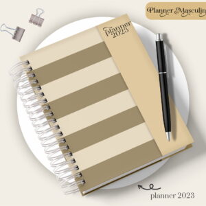 Caderno espiral com listras beges e marrons, caneta preta e prendedores de papel metálicos.