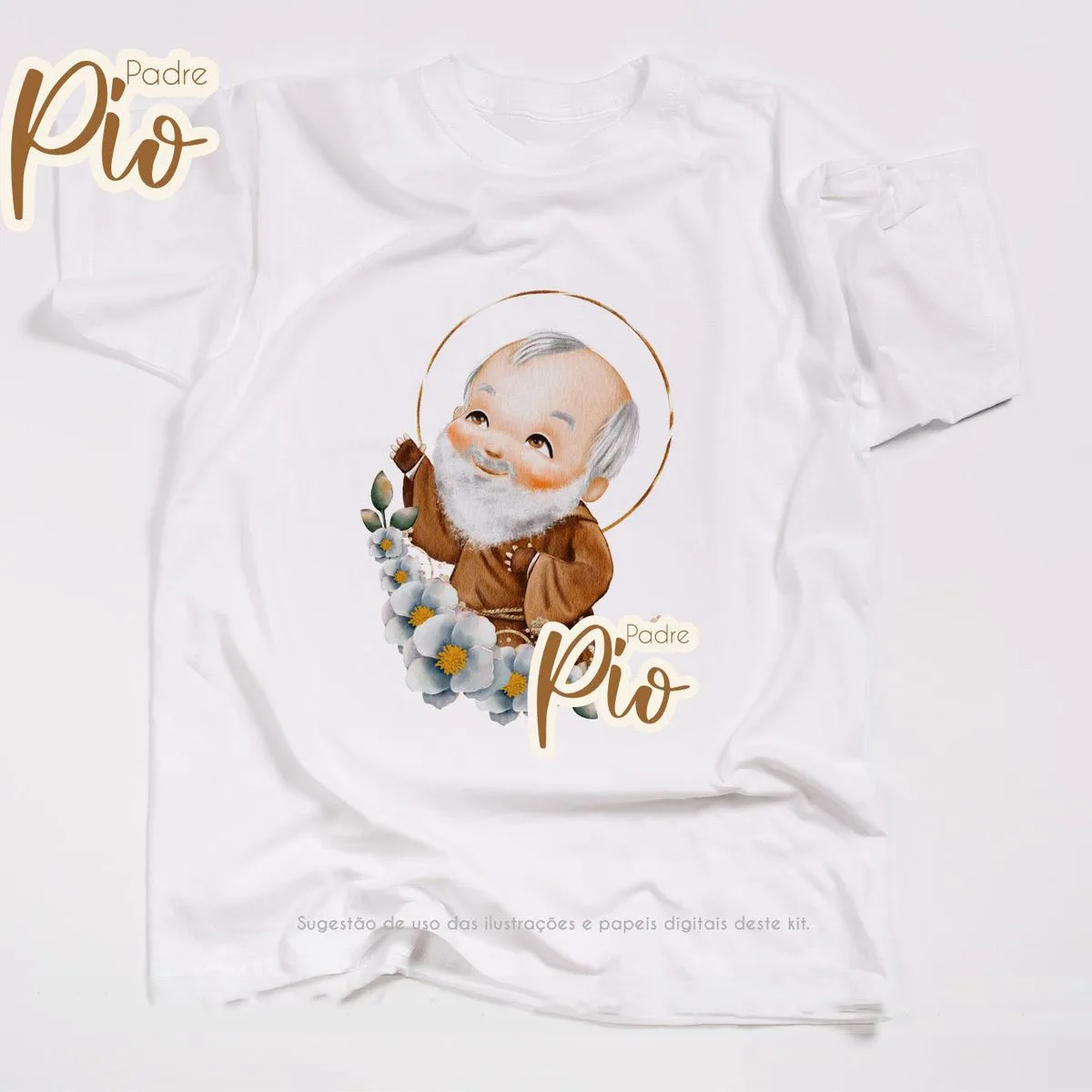 Pack Ilustrações Padre Pio Santinhos Png Personalizados 10 Camiseta branca estampada com ilustração infantil de santo com barba e flores azuis.