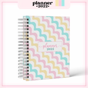Agenda com capa colorida de ondas e espiral metálica sobre fundo branco.