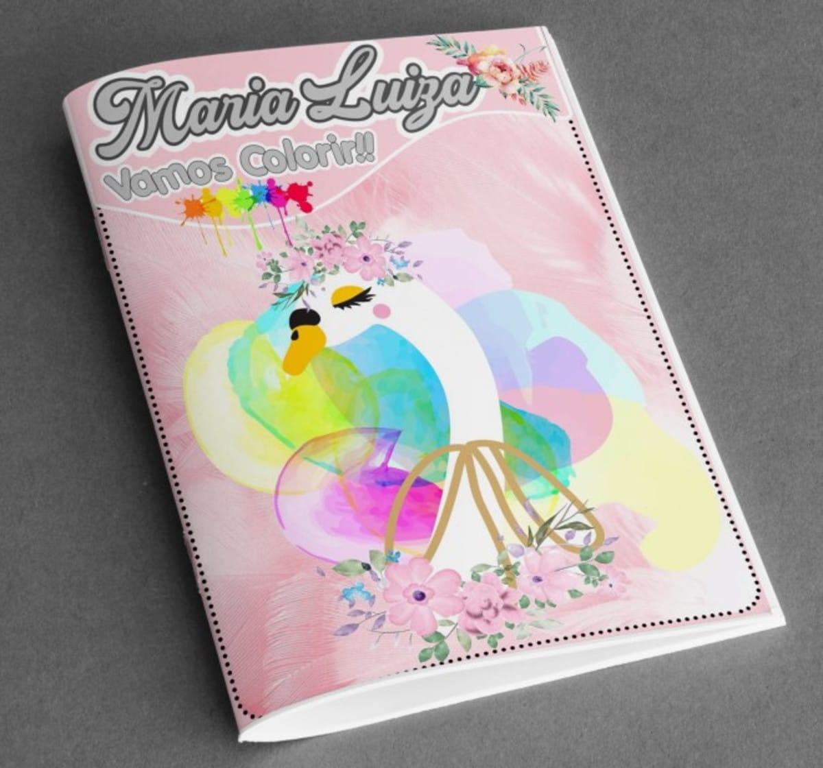 Revistinha de Colorir Cisne Digital com Nome da Criança 1 Capa de caderno personalizada com cisne ilustrado, flores e manchas coloridas.